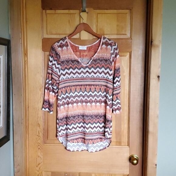 Bobbie Brooks Sz L Aztek Fall Colored 3/4 Sleeve V-neck Pullover Tunic Top - Picture 1 of 10